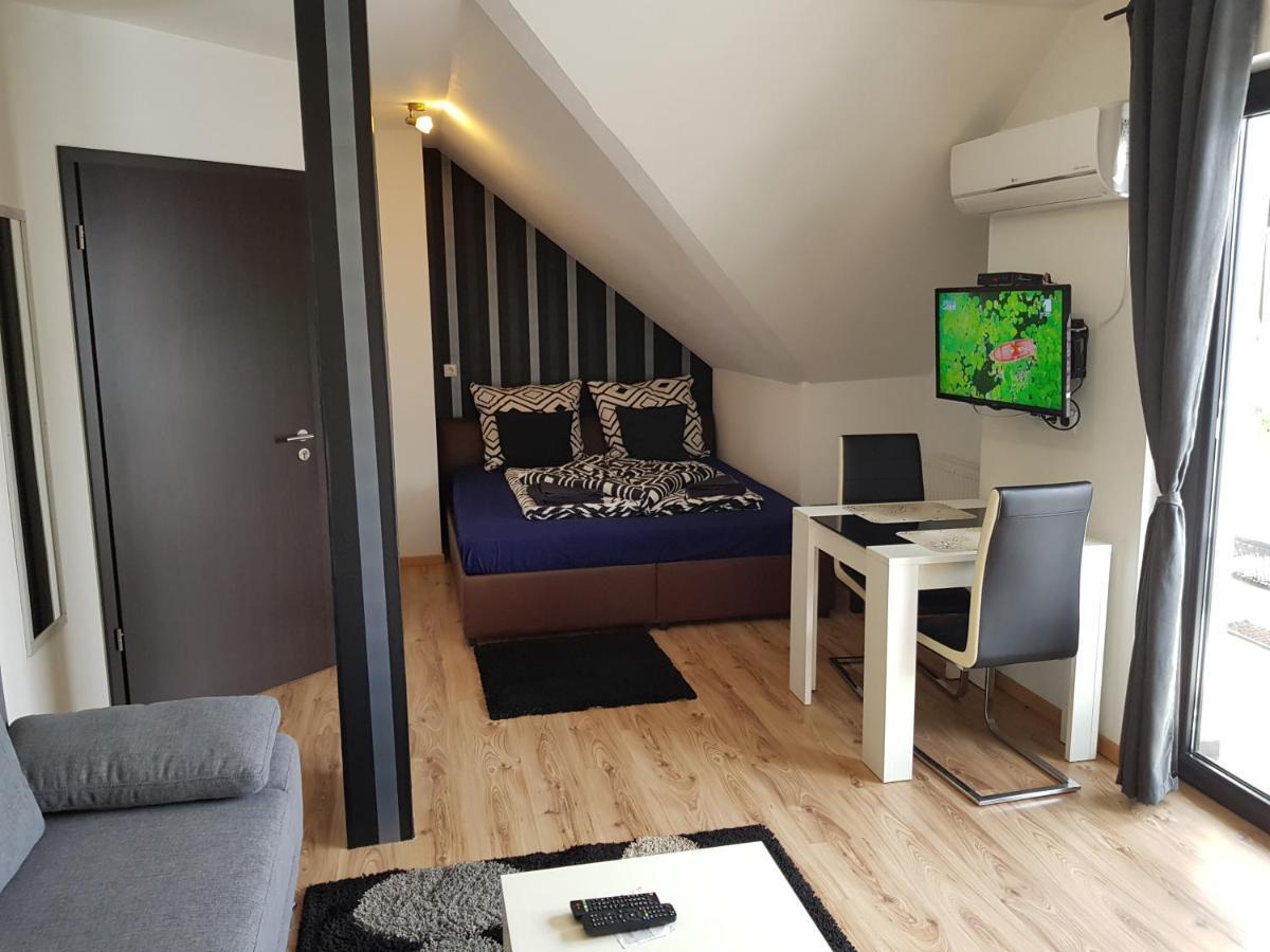 Honfoglalas Apartment Buk Luaran gambar